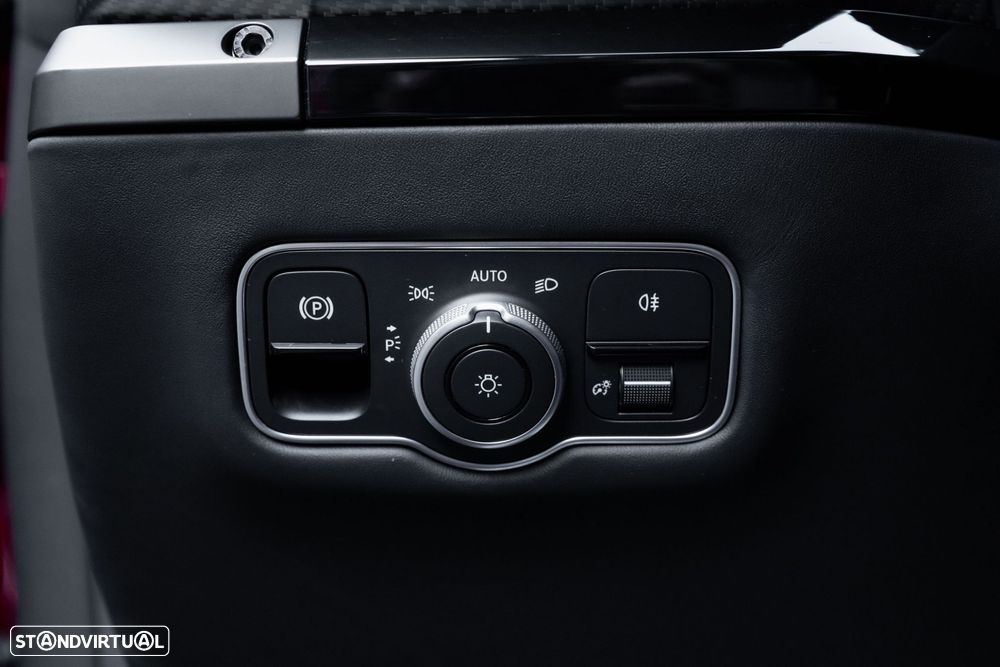 Aston Martin Vantage Coupe V8 - 44