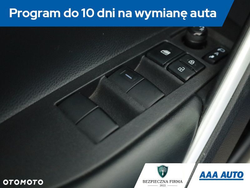 Toyota Corolla Cross - 19