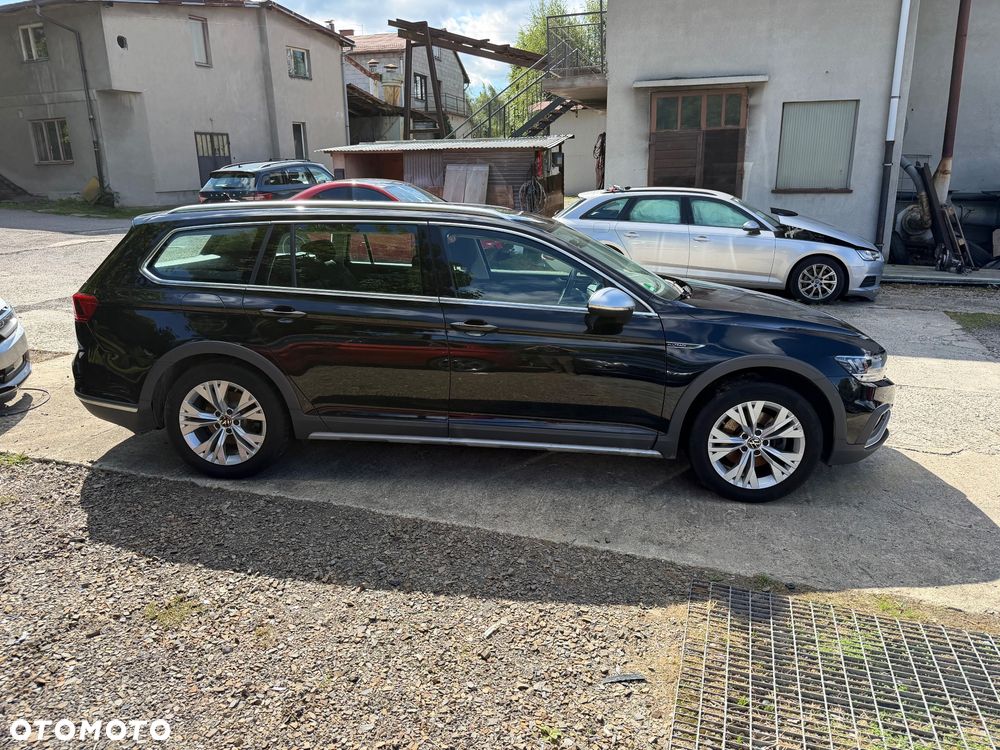 Volkswagen Passat Alltrack 2.0 TDI SCR DSG 4Motion - 11