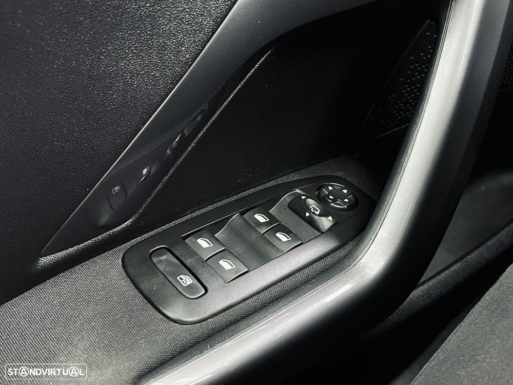 Peugeot 2008 1.2 PureTech Allure - 28