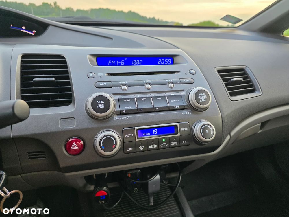 Honda Civic 1.8 Comfort - 13