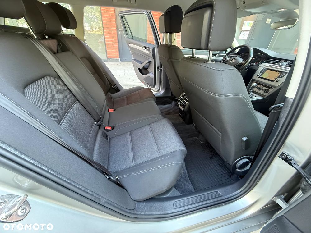 Volkswagen Passat 1.8 TSI BMT Comfortline DSG - 23