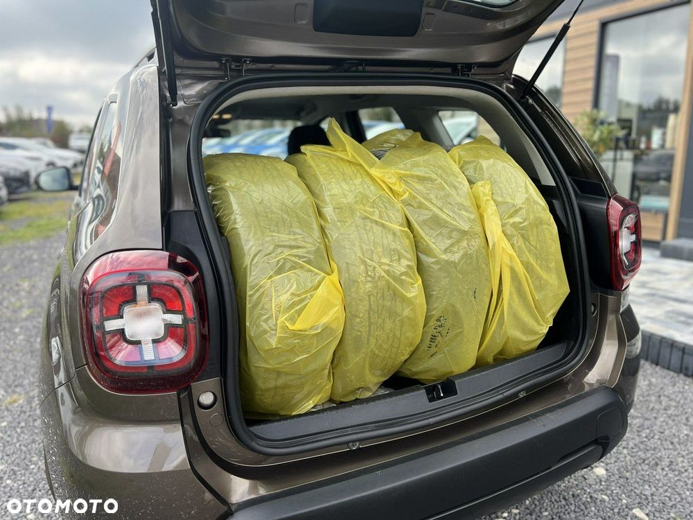Dacia Duster 1.6 SCe Blackshadow S&S - 33