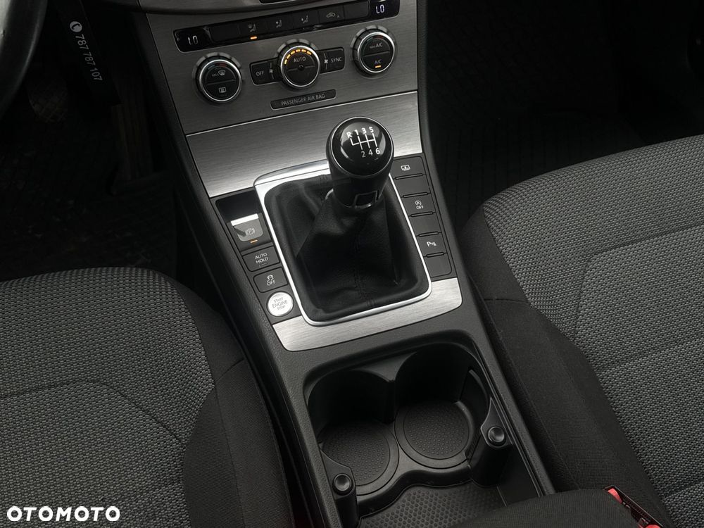 Volkswagen Passat 1.4 TSI BMT Comfortline - 16