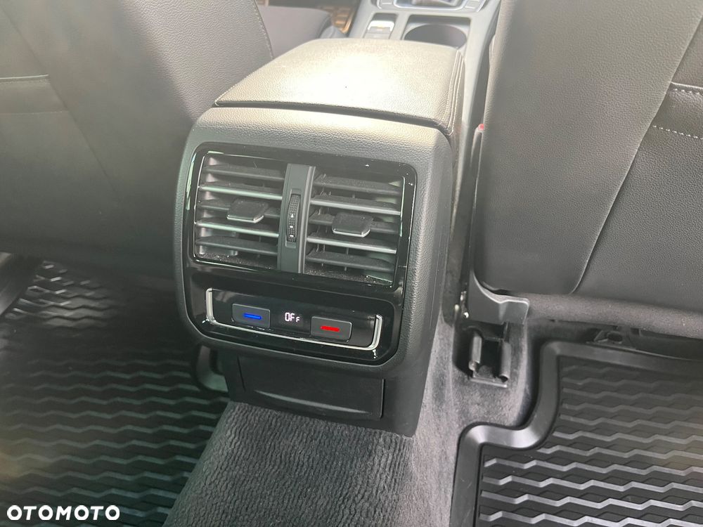 Volkswagen Passat 2.0 TDI SCR DSG Business - 18