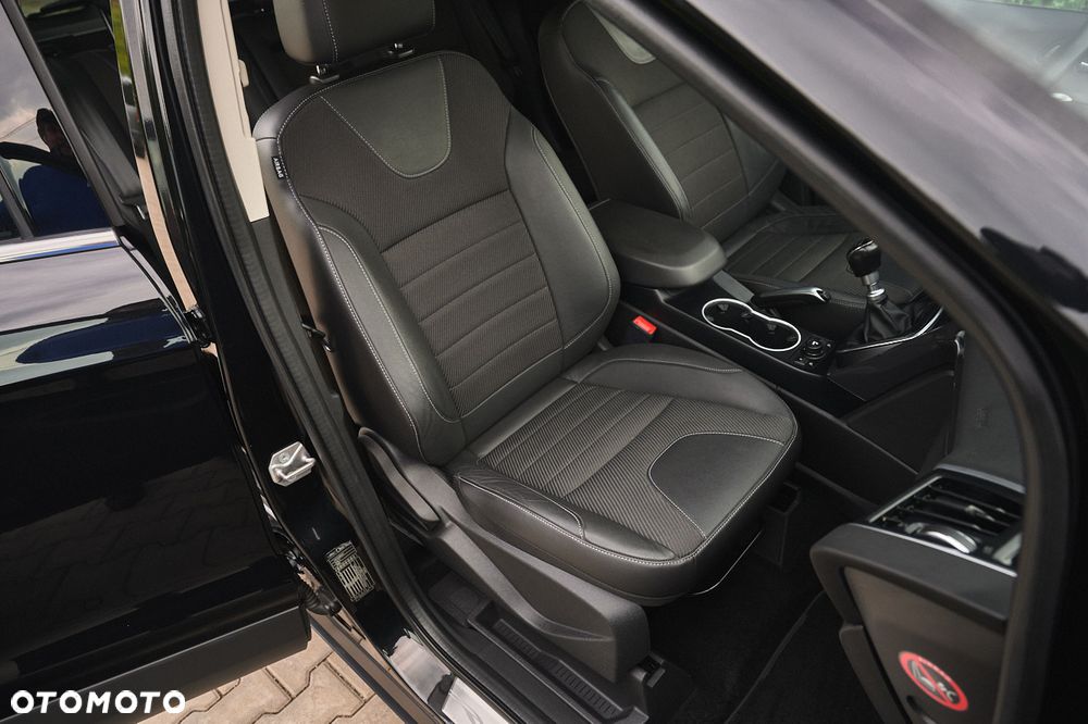 Ford Kuga 1.6 EcoBoost 2x4 Individual - 30