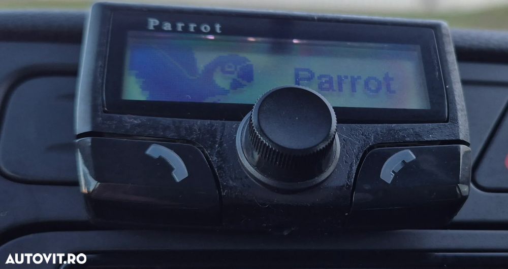 Volkswagen Golf 1.6 TDI BlueMotion Technology Comfortline - 24