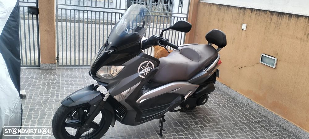 Yamaha X-Max - 8