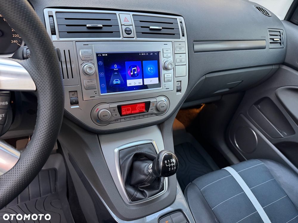 Ford Kuga - 16