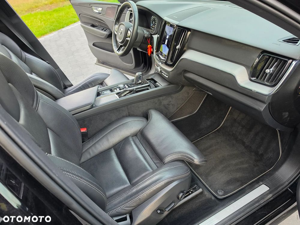 Volvo XC 60 B6 B AWD R-Design - 6