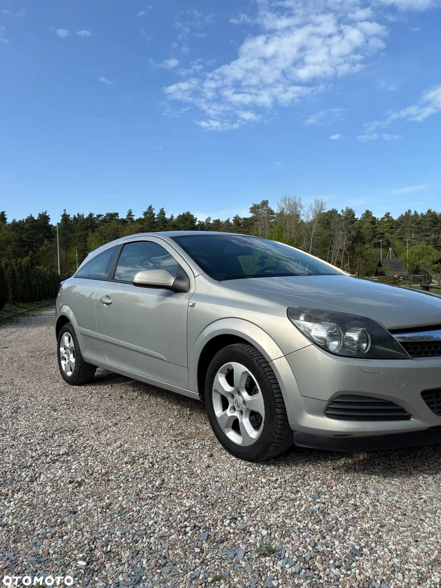 Opel Astra III GTC 1.6 Cosmo - 4