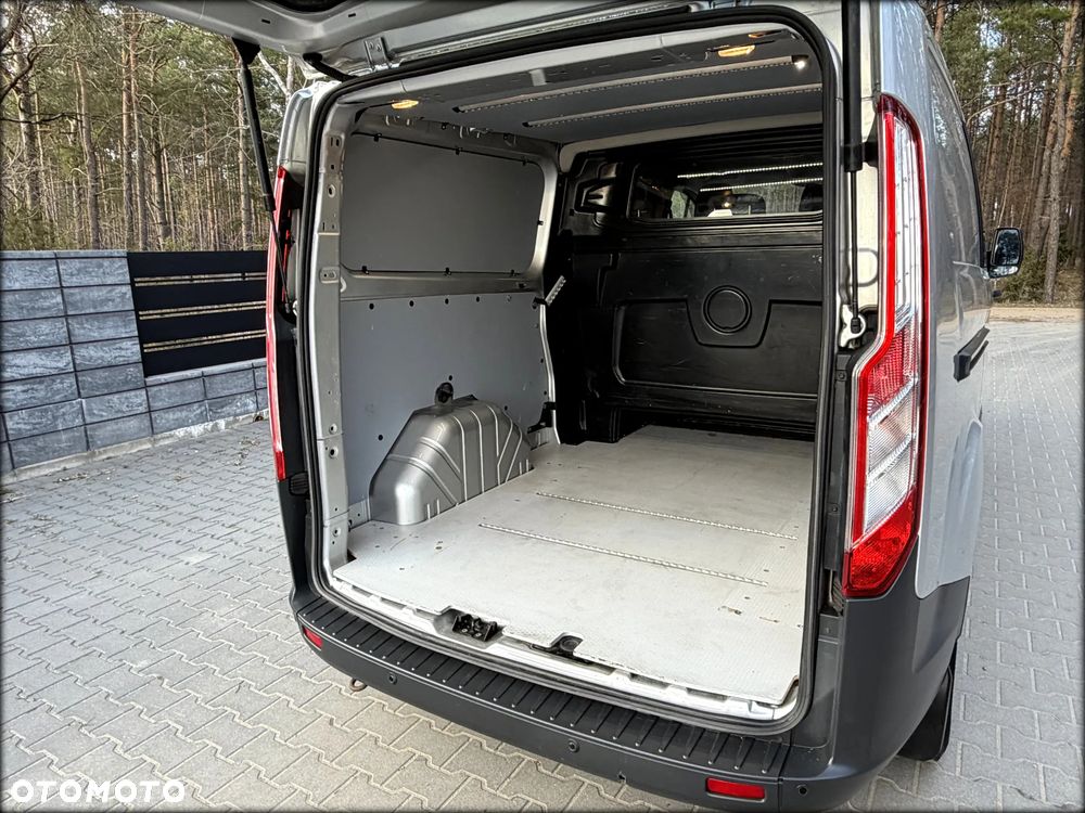Ford TRANSIT CUSTOM - 26