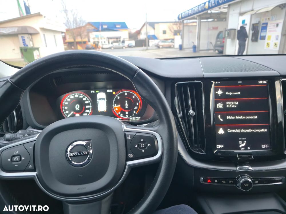 Volvo XC 60 B4 MHEV AT8 FWD Momentum - 8