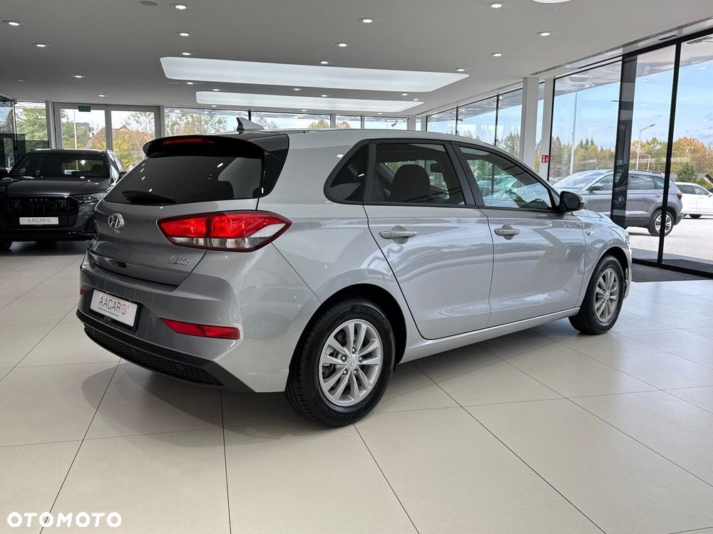 Hyundai i30 1.5 DPI Classic + - 5
