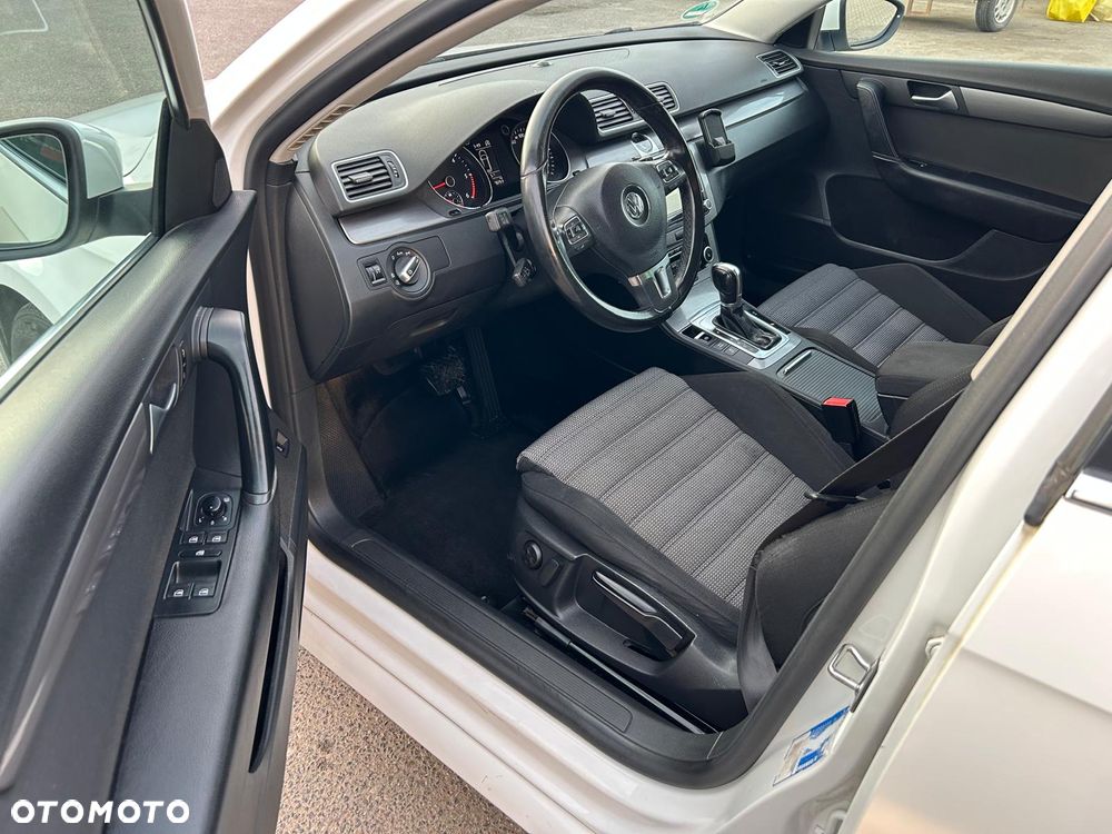 Volkswagen Passat 2.0 Blue TDI DSG SCR Comfortline - 17