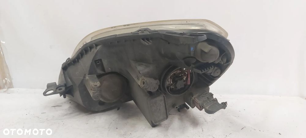 .  PRZOD PRZEDNIA LAMPA  PRAWA OPEL ZAFIRA B - 3