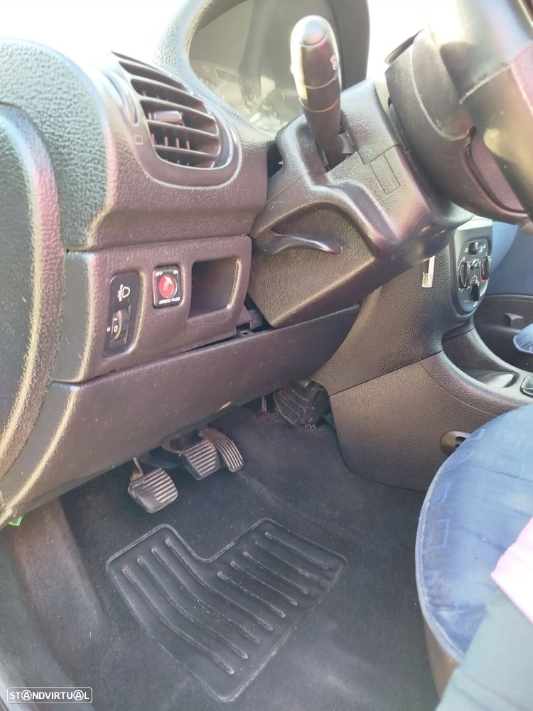 Peugeot 206 1.4 HDi XR - 32
