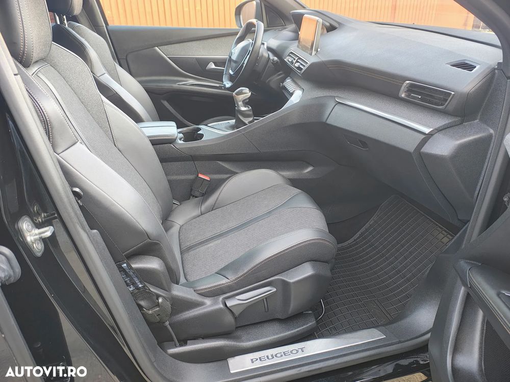 Peugeot 3008 1.2 PureTech Turbo S&S GT-Line - 23