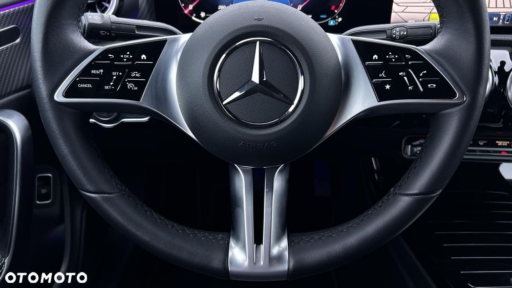Mercedes-Benz CLA 200 Progressive 7G-DCT - 14