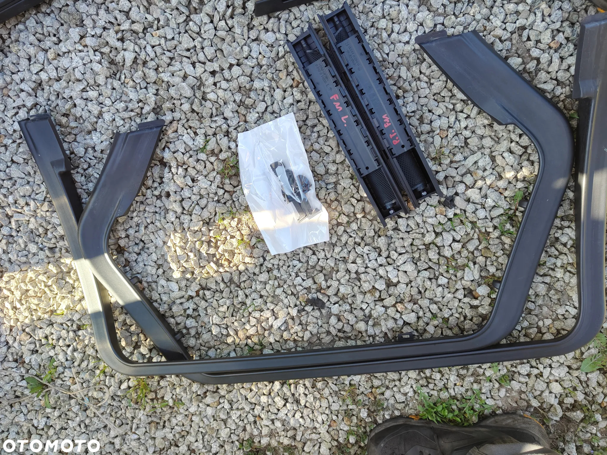 BMW 5 F11 BOCZEK TAPICERKA Boczki Tylne z Roletkami Roletki Dakota Oyster - 20