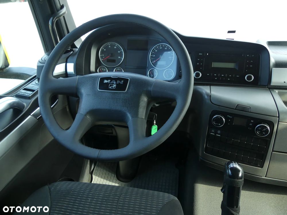 MAN TGS 26.360 / 6x4 / EURO 5 / MANUAL / PALFINGER PK 16001 / - 24