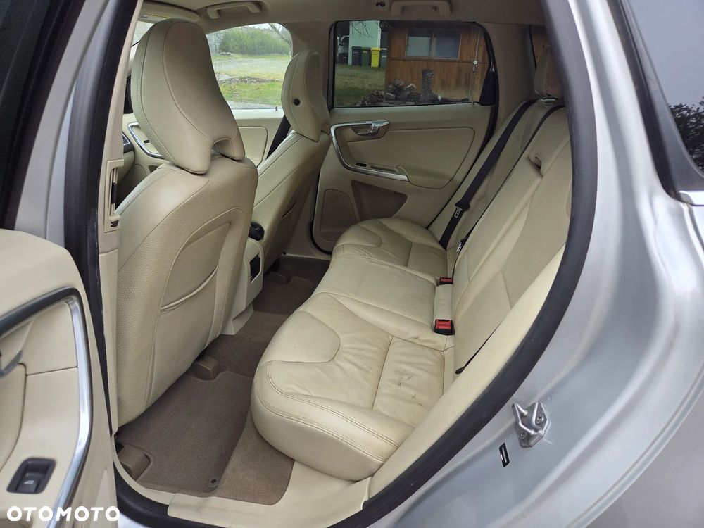 Volvo XC 60 T6 AWD Momentum - 10