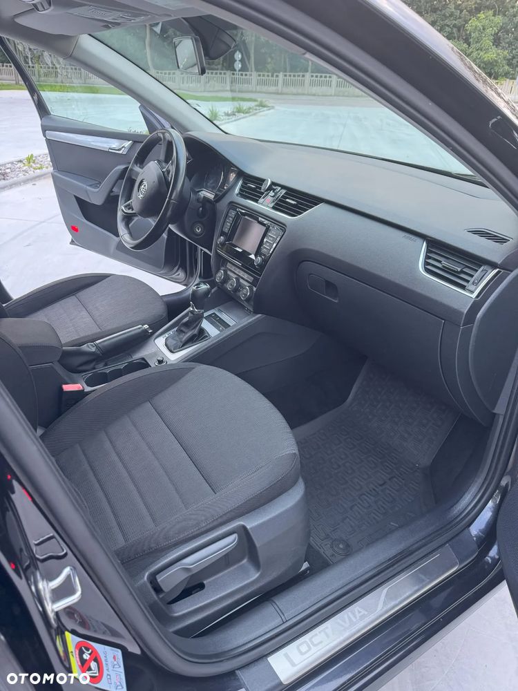 Skoda Octavia 1.6 TDI Elegance DSG - 6