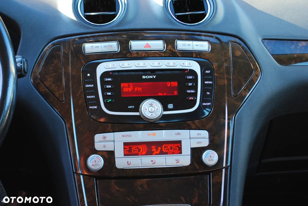 Ford Mondeo 2.0 TDCi Ghia X - 17