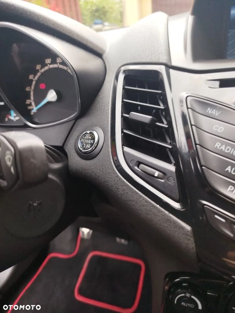 Ford Fiesta 1.0 EcoBoost S&S ST-LINE - 24