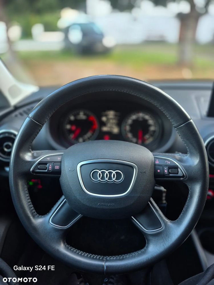 Audi A3 Sportback 1.6 TDI S line Sportpaket - 10