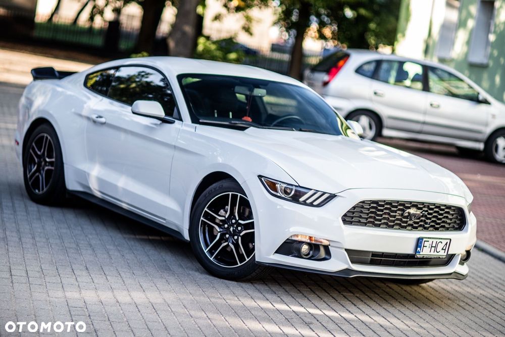 Ford Mustang 3.7 V6 - 8