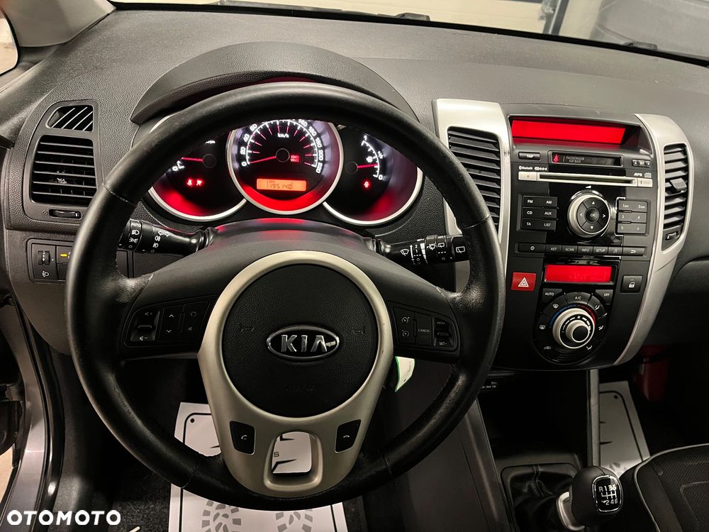 Kia Venga 1.4 CRDi 90 Attract - 12