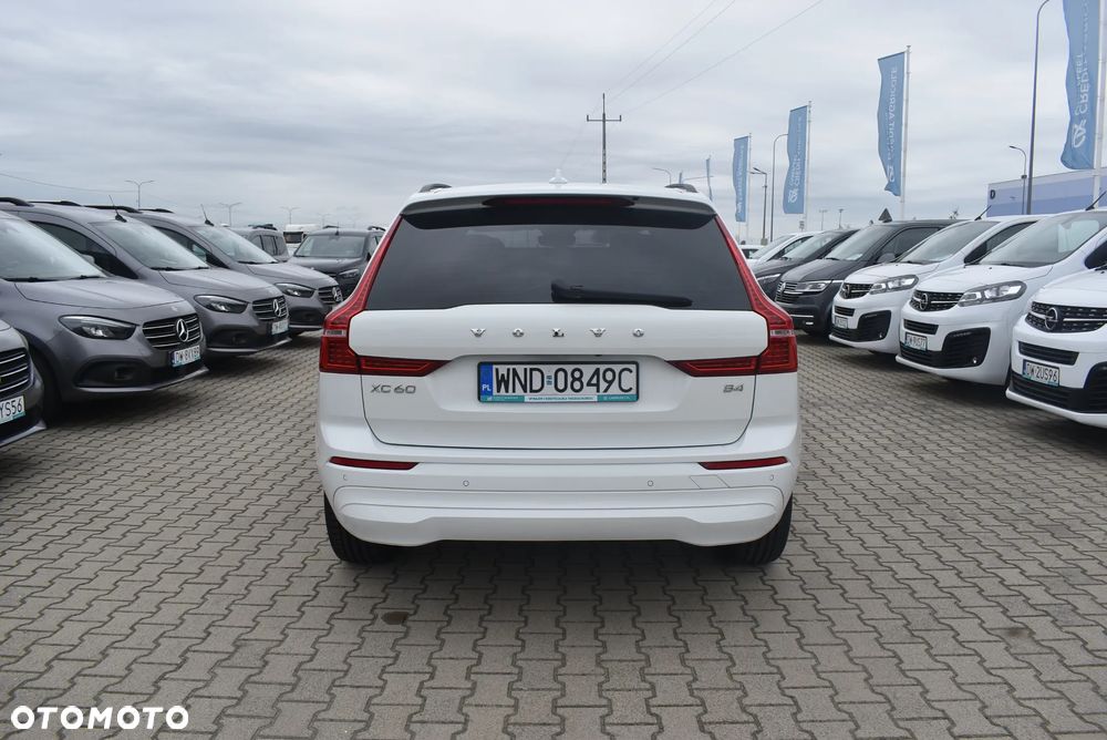 Volvo XC 60 B4 B Momentum Pro - 7