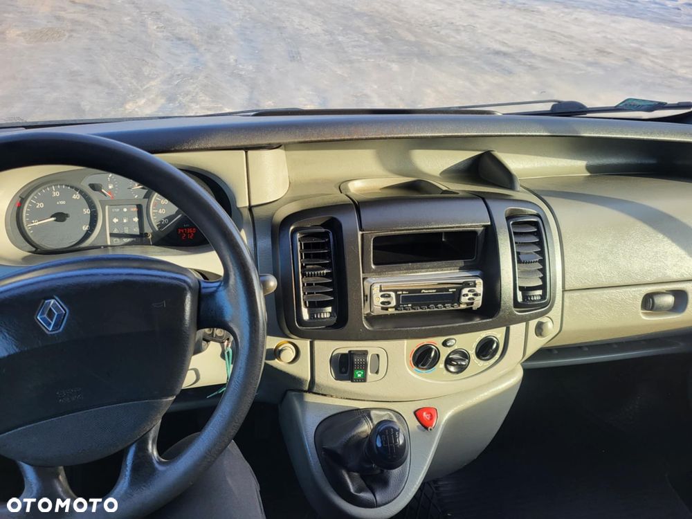 Renault Trafic - 19