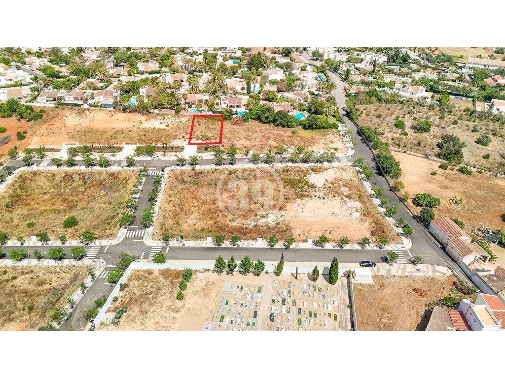Lote Urbano para Construção de Moradia T4 com 2 Pisos e Cave | 400 m² - Grande imagem: 4/4