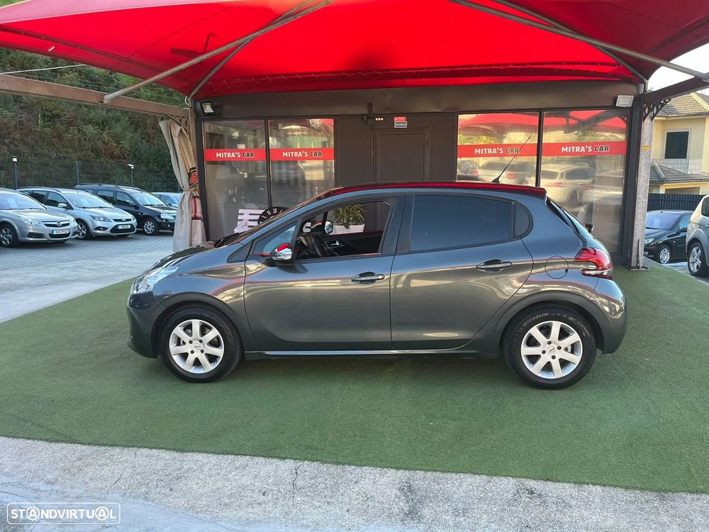 Peugeot 208 2017 photo 2