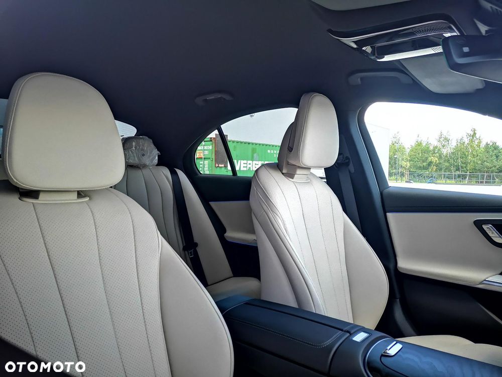 Mercedes-Benz Klasa E 300 de PHEV 4-Matic AMG 9G-Tronic - 12