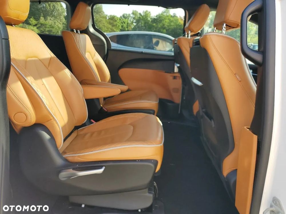 Chrysler Pacifica - 9