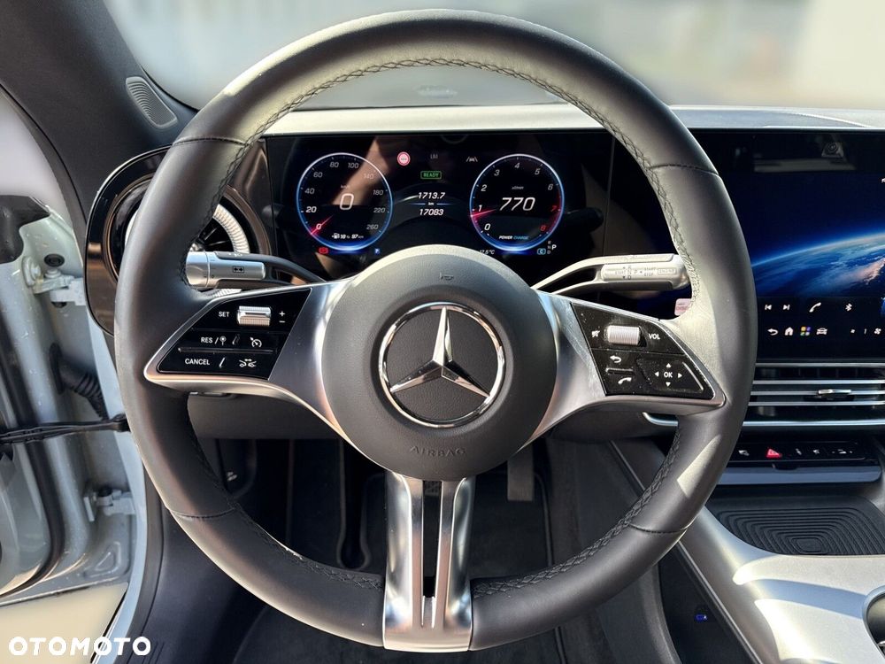 Mercedes-Benz CLA - 12