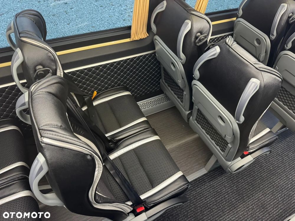 Mercedes-Benz Sprinter 519 - 11