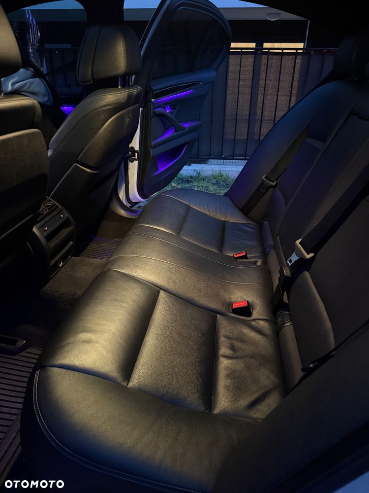 BMW Seria 5 535i xDrive - 22