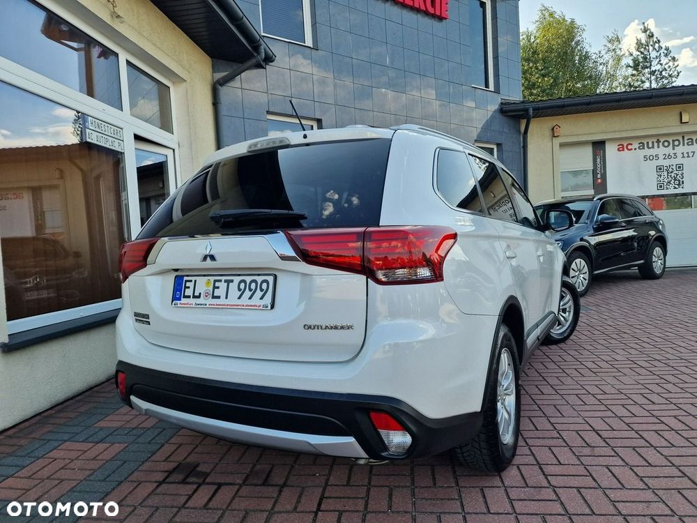 Mitsubishi Outlander - 16
