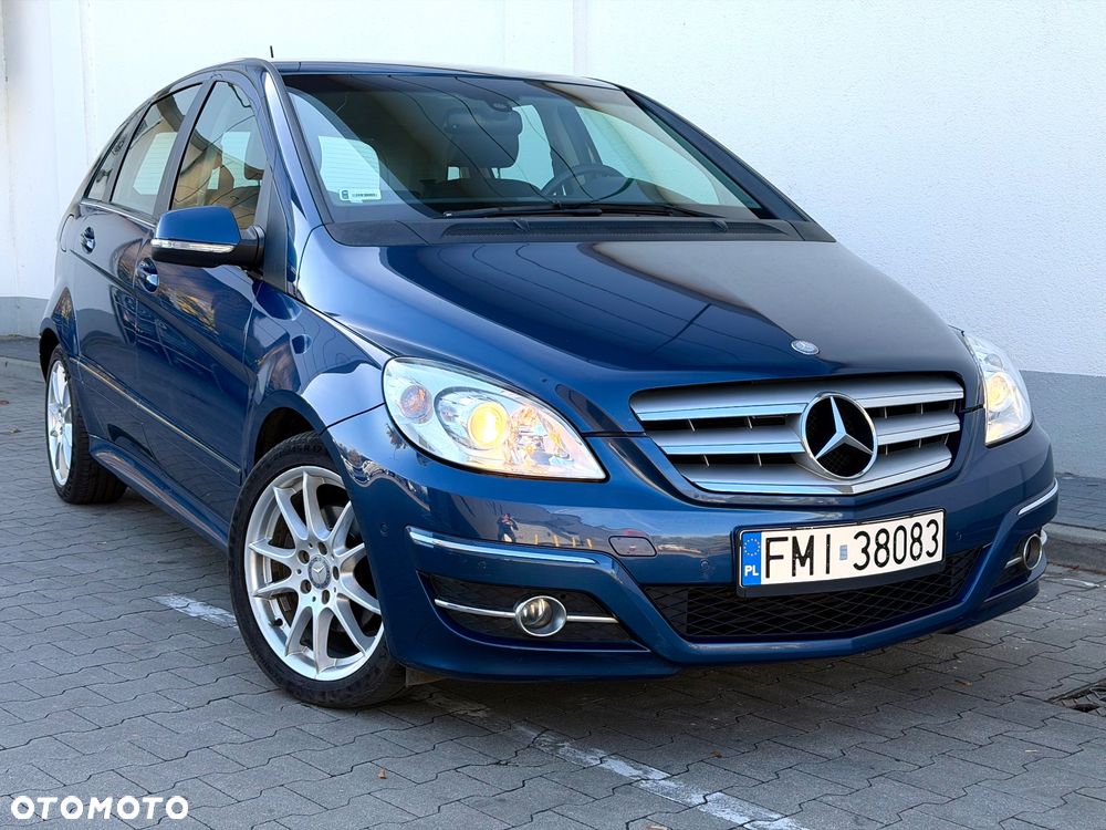 Mercedes-Benz B-Class 2010 photo 2