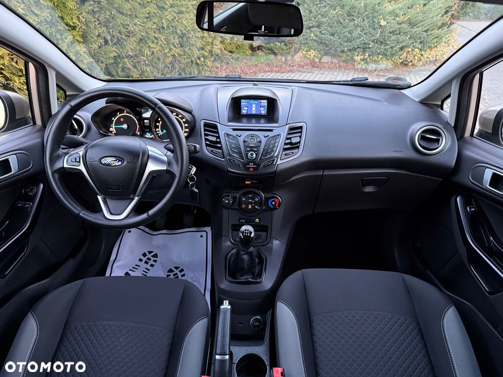 Ford Fiesta 1.0 Champions Edition - 17