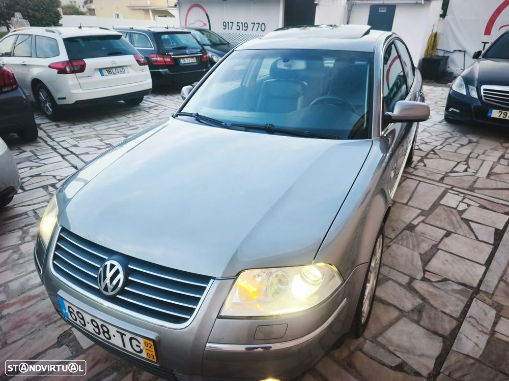 VW Passat 1.9 TDi Highline - 35