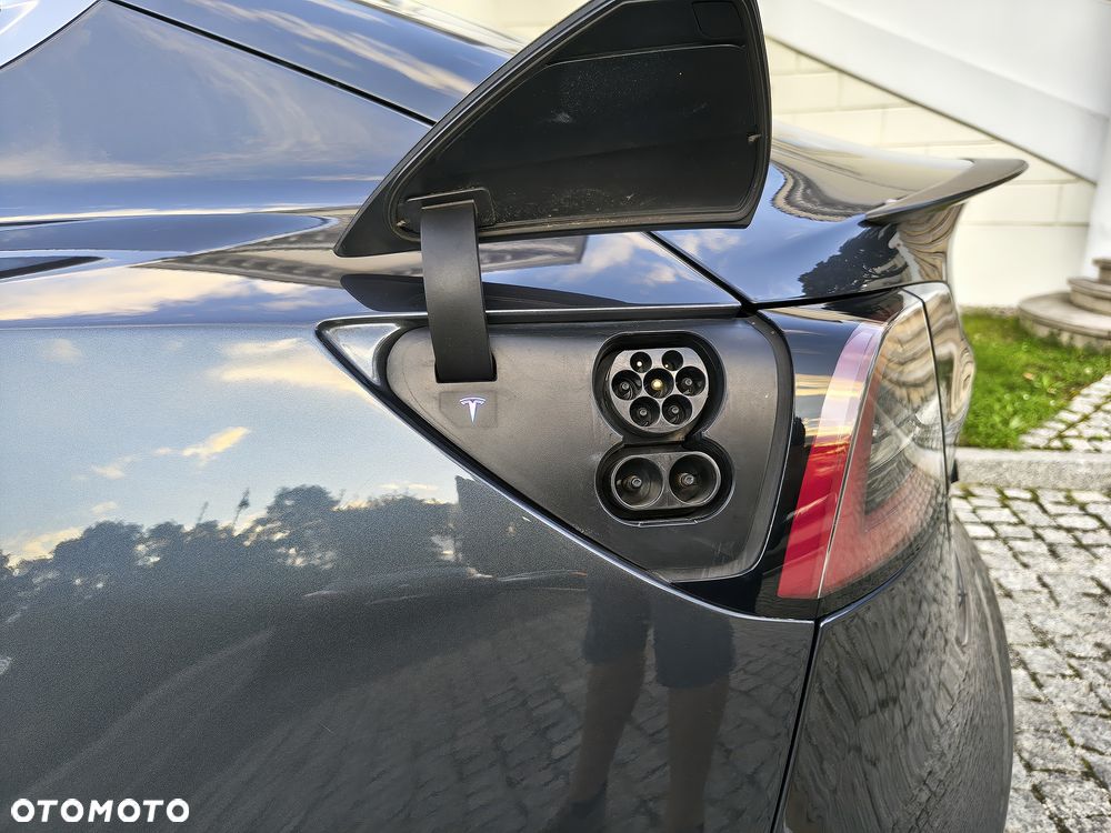 Tesla Model 3 Performance AWD - 16