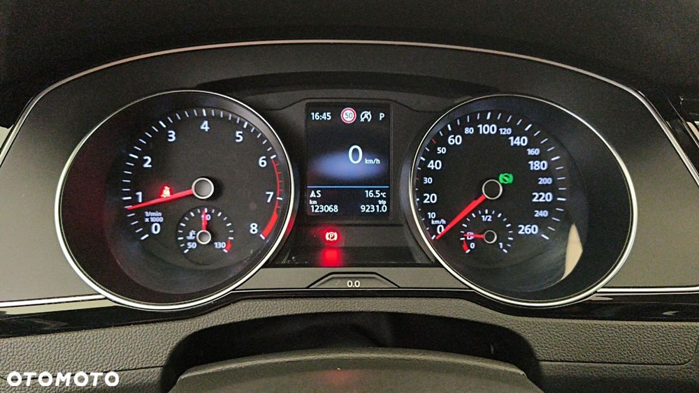 Volkswagen Passat - 15