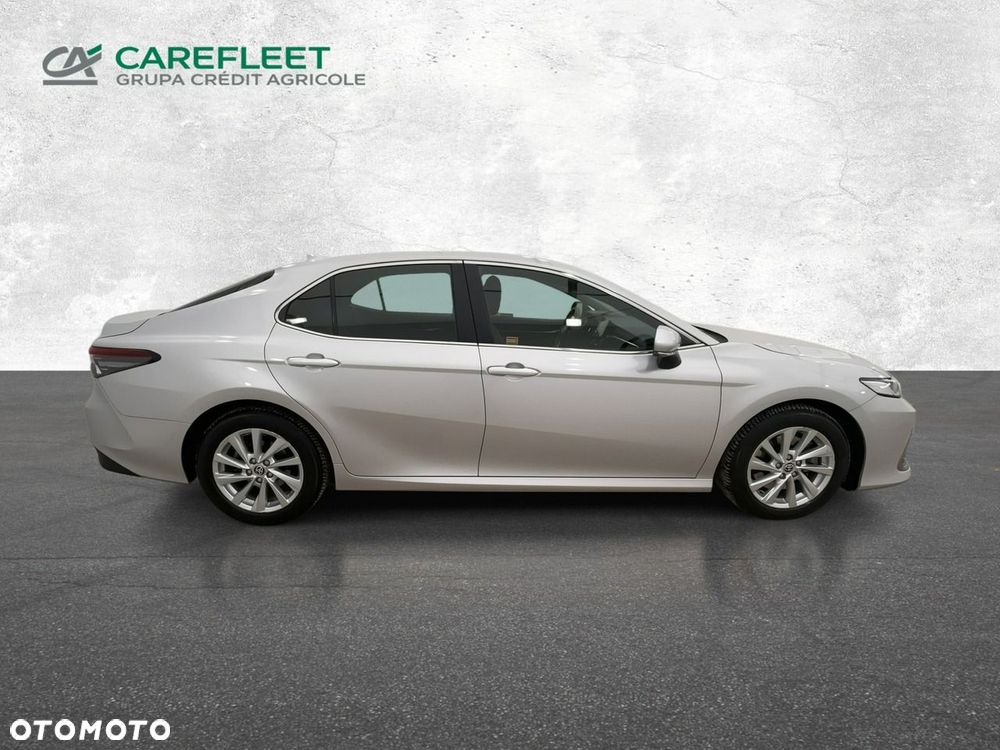 Toyota Camry - 4