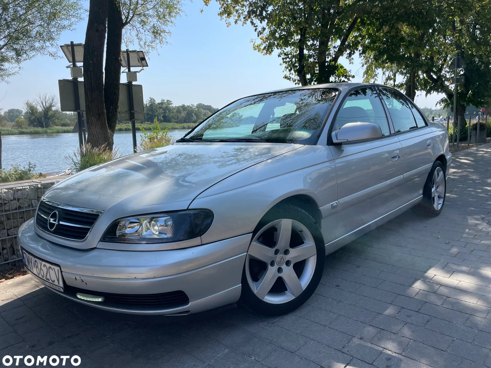 Opel Omega 2.5 Sport - 8
