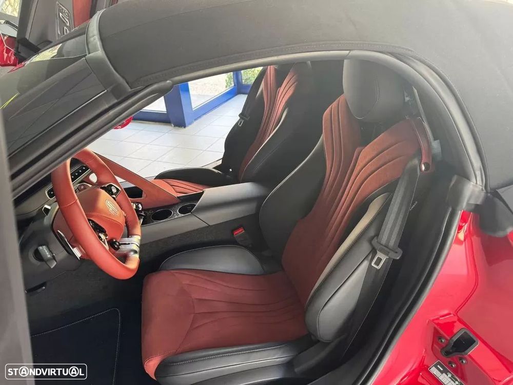 MG Cyberster 77 kWh GT - 41